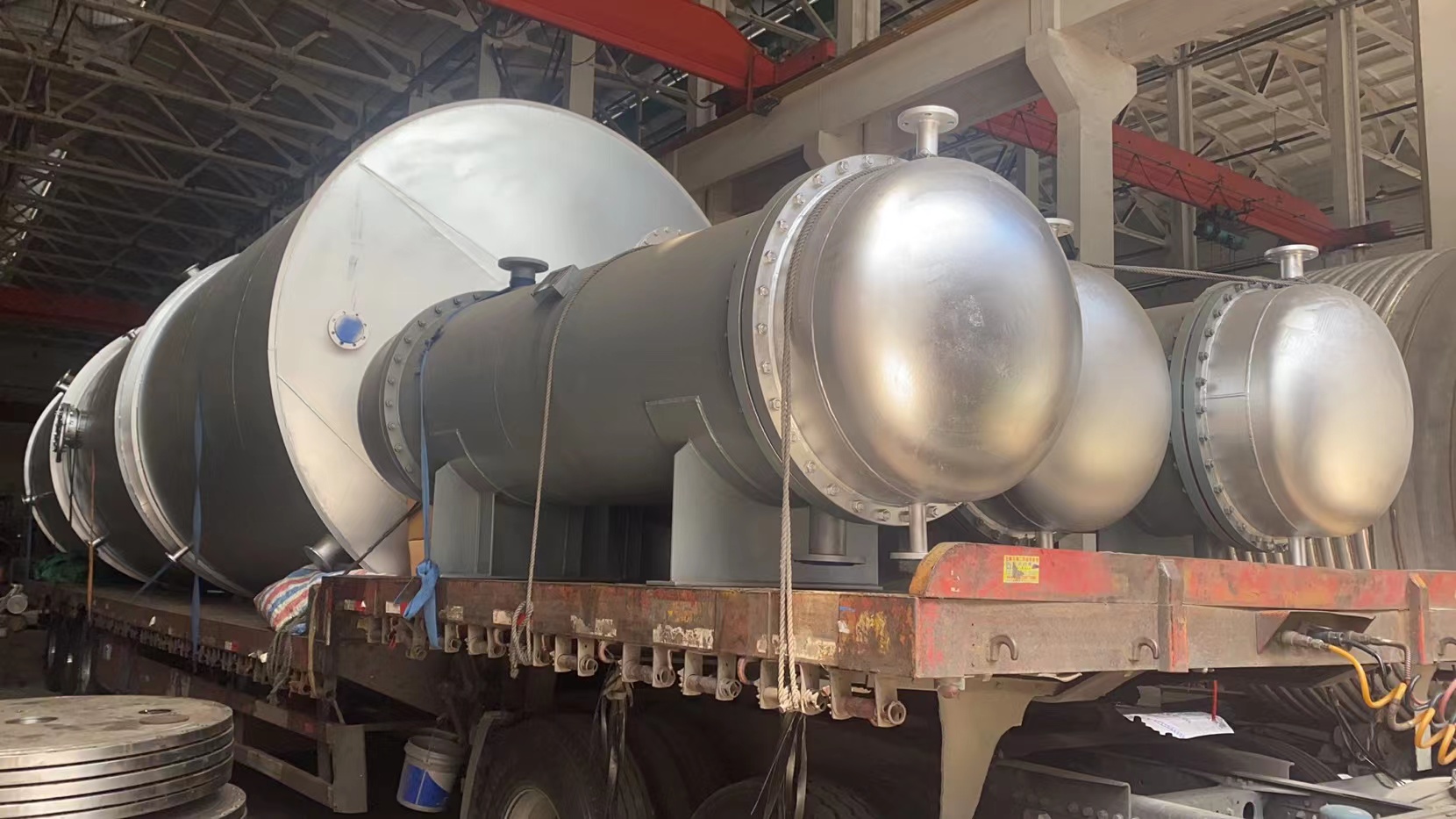 儲罐、冷凝器等一批設備發(fā)往遼寧客戶(hù)